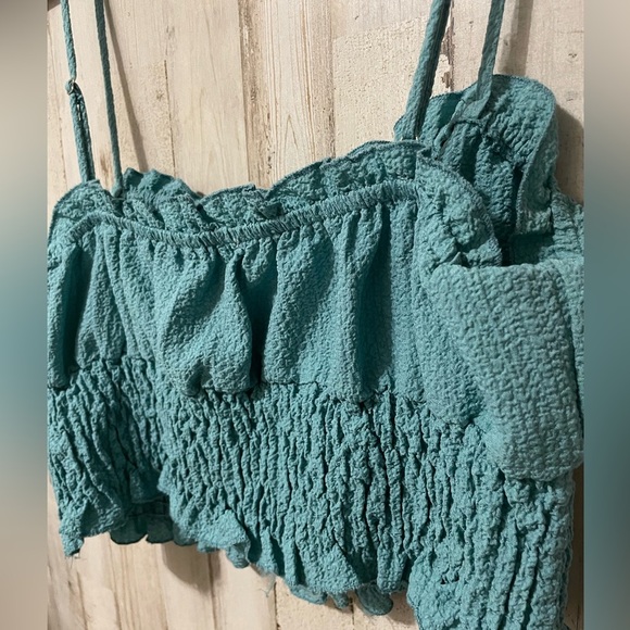 Timing Size Large Crop Top - Picture 5 of 6